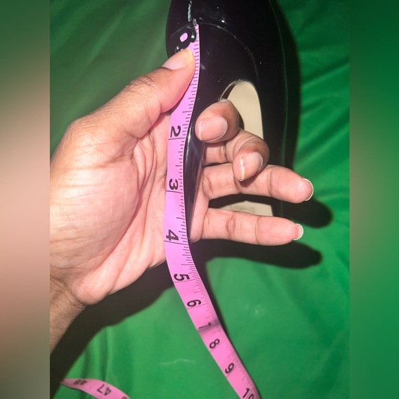 Elegant Black Patent Leather Valentino Heels with Bow size 37.5 - Picture 15 of 16